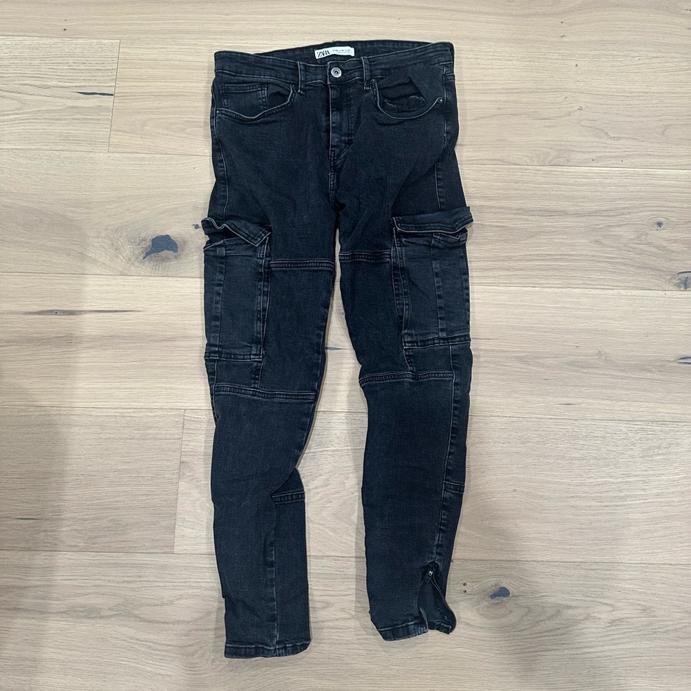 Men’s Zara size 32 skinny black jeans with cargo pockets